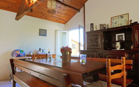 La Grangette: Pièce, Meubles, Propriété, Bâtiment, Table, Salle À Manger, Design Intérieur, Plafond, Faisceau, Maison