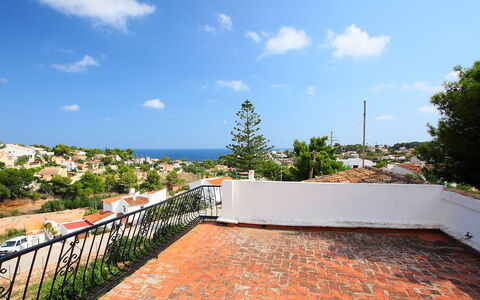 Dulcinea: Propriété, Ciel, Immobilier, Domicile, Maison, Bâtiment, Toit, Vacances, Zone Résidentielle, Architecture