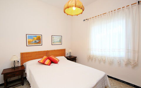 Dulcinea: Chambre, Lit, Pièce, Meubles, Propriété, Drap De Lit, Design Intérieur, Cadre De Lit, Plafond, Literie