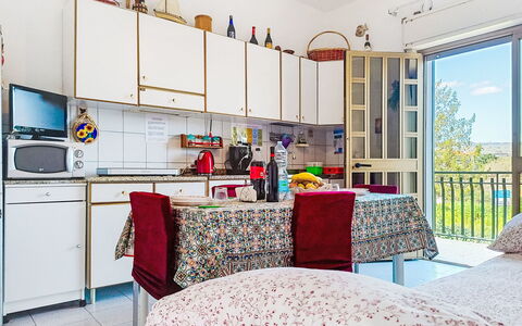 Clara: Meubles, Design Intérieur, Sol, Pièce, Sol, Textile, Plafond, Éclairage, Appartement, Domicile