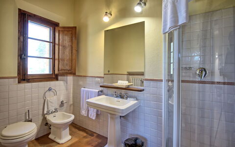 Fornacino: Miroir, Robinet, Luminaire Plomberie, Évier, Propriété, Lavabo, Salle De Bains, Violet, Design Intérieur, Bois