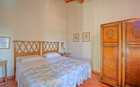 Il Frantoio: Chambre, Lit, Pièce, Propriété, Meubles, Drap De Lit, Cadre De Lit, Sol, Plafond, Bâtiment