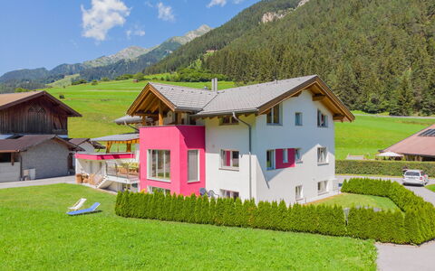 Pettneu am Arlberg 280: Nuage, Bâtiment, Ciel, Plante, Montagne, Fenêtre, Paysage Naturel, Maison, Lot Terre, Arbre