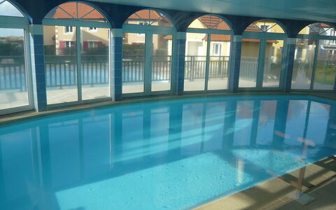 Cabourg 560: L'Eau, Propriété, Bâtiment, Piscine, Bleu Azur, Ombre, Plan D'Eau, Architecture, Aqua, Fenêtre