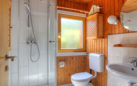 Rosenhütte: Propriété, Luminaire Plomberie, Fenêtre, Salle De Bains, Bleu, Évier, Bâtiment, Tete De Douche, Douche, Design Intérieur