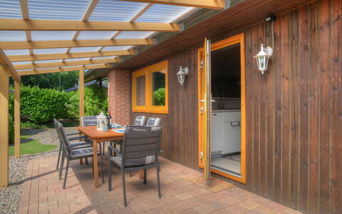Rosenhütte: Plante, Propriété, Fenêtre, Bâtiment, Porte, Bois, Table, Pot De Fleur, Éclairage, Chaise