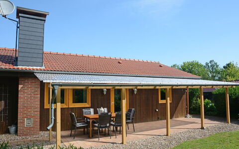 Rosenhütte: Ciel, Bâtiment, Propriété, Fenêtre, Plante, Table, Porte, Ombre, Maison, Chalet