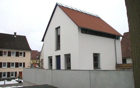 Albergo Centro: Ciel, Bâtiment, Fenêtre, Maison, Composite, Chalet, Zone Résidentielle, Plante, Façade