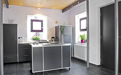 Albergo Centro: Pièce, Sol, Propriété, Design Intérieur, Meubles, Plafond, Bâtiment, Tuile, Comptoir, Cuisine