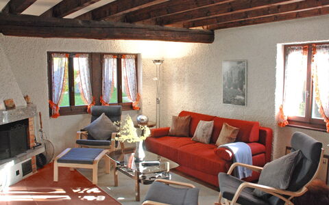 Marianne Plus: Pièce, Propriété, Salon, Meubles, Bâtiment, Design Intérieur, Maison, Plafond, Sol, Table