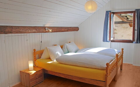 Marianne Plus: Lit, Chambre, Meubles, Pièce, Cadre De Lit, Drap De Lit, Propriété, Matelas, Literie, Sol