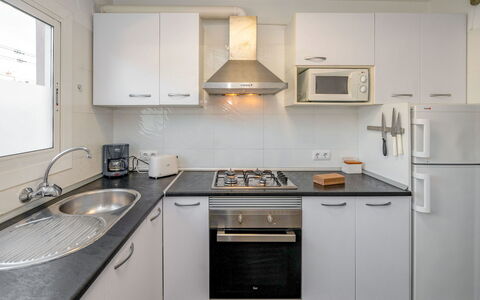 Blaumar: Évier, Cabinetry, Evier, Bâtiment, Comptoir, Meubles, Robinet, Luminaire Plomberie, Cuisinière, Cuisine