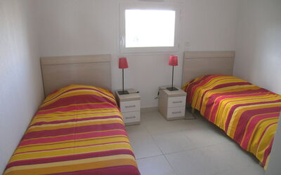 La Presqu'île 515.4: Chambre, Lit, Pièce, Meubles, Drap De Lit, Propriété, Cadre De Lit, Literie, Sol, Design Intérieur