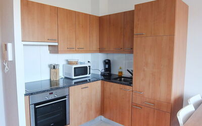 La Presqu'île 515.9: Cabinetry, Pièce, Propriété, Meubles, Cuisine, Principaux Appliance, Comptoir, Placard, Bâtiment, Cuisinière
