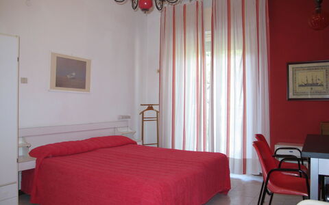 Cattolica 300: Meubles, Propriété, Bâtiment, Confort, Bois, Textile, Chaise, Maison, Design Intérieur