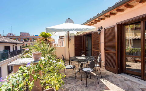Charming Terrace: Propriété, Immobilier, Bâtiment, Maison, Domicile, Patio, Zone Résidentielle, Toit, Biens, Façade