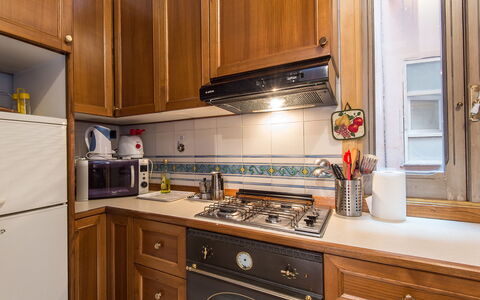 Navona: Cabinetry, Comptoir, Propriété, Meubles, Bâtiment, Cuisine, Appareil De Cuisine, Tiroir, Cuisinière, Bois
