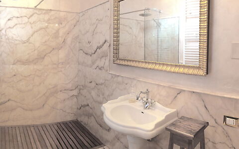 Tenuta Nucci: Salle De Bains, Propriété, Pièce, Tuile, Mur, Design Intérieur, Lavabo, Luminaire Plomberie, Architecture, Sol