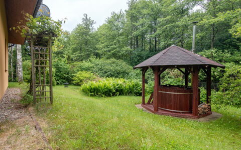 Borowikowa: Arbuste, Jardin, Pelouse, Ombre, Batiments Jardin, Arrière-Cour, Belvédère, Structure En Plein Air, Aménagement Paysager