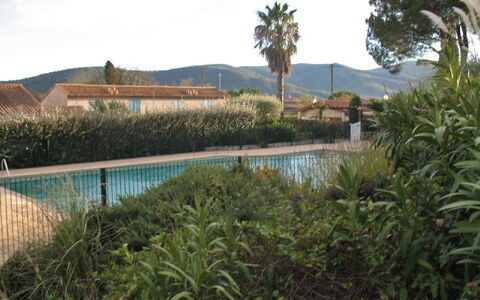 Domaine des Vignes: L'Eau, Ciel, Plante, Ressources En Eau, Communauté Des Plantes, Arbre, Nuage, Lot Terre, Arecales, Paysage Naturel
