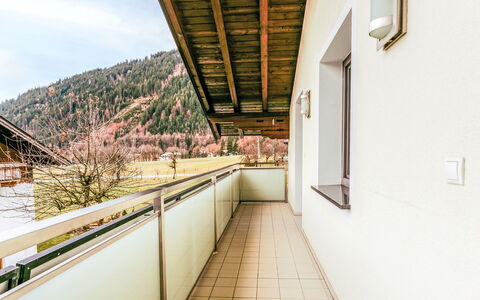 Rosi: Bois, Meubles, Sol, Design Intérieur, Sol, Plafond, Appartement, Pièce, Tache De Bois, Chaise