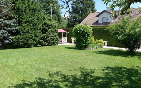 5, Chemin de la Pralay: Pelouse, Propriété, Maison, Domicile, Cour, Herbe, Vert, Arbre, Jardin, Arbuste