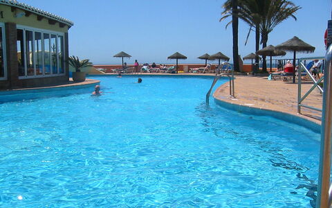 Dona Lola: Piscine, Recours, Vacances, Loisir, Propriété, Ville, Ville Resort, L'Eau, Centre De Loisirs, Hôtel