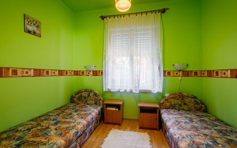 Verde: Bâtiment, Propriété, Meubles, Vert, Confort, Bois, Textile, Design Intérieur, Éclairage