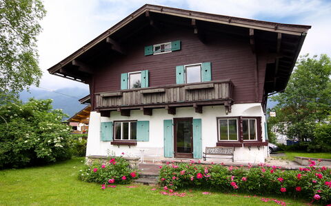 Patricia: Fleur, Plante, Nuage, Ciel, Bâtiment, Fenêtre, Propriété, Maison, Arbre, Lot Terre