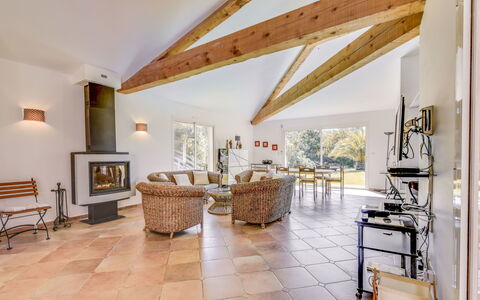 Cassou: Cadre, Bois, Design Intérieur, Salle, Éclairage, Canapé, Chaise, Salon, Sol, Sol