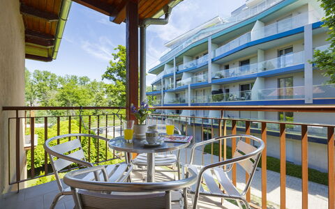 Catalpa: Bleu, Balcon, Ombre, Mobilier De Jardin, Eco Hôtel, Recours, Porche, Hôtel, Plante D'Appartement