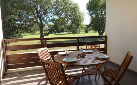 Saint Cyprien 815: Propriété, Meubles, Pièce, Table, Maison, Immobilier, Bâtiment, Domicile, Chaise, Design Intérieur
