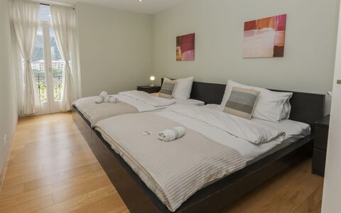 Interlaken 400: Meubles, Design Intérieur, Sol, Lit, Sol, Bois, Chambre, Pièce, Drap De Lit, Literie
