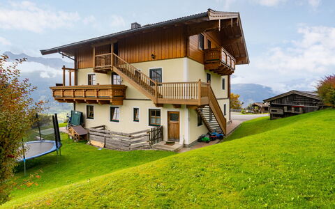 Moderegg: Ciel, Nuage, Plante, Bâtiment, Propriété, Fenêtre, Arbre, Paysage Naturel, Bois, Lot Terre
