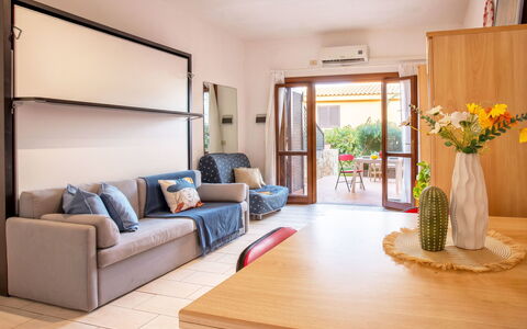 Golfo di Marinella 300: Meubles, Design Intérieur, Bois, Sol, Appartement, Canapé, Sol, Pièce, Salon, Table