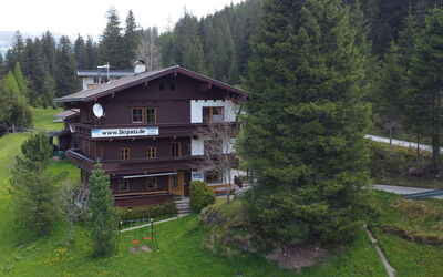Tux Holiday Home