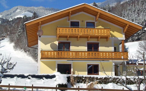 Haus Viktoria: Neige, Montagne, Ciel, Fenêtre, Plante, Bâtiment, Arbre, Pente, Maison