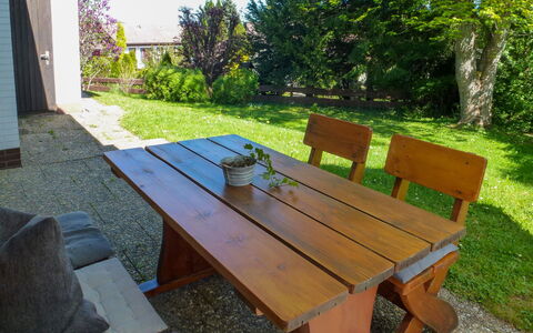 Drachenfels: Plante, Table, Meubles, Arbre, Bois, Extérieur Banc, Mobilier De Jardin, Ombre, Rectangle, Tableau De Plein Air