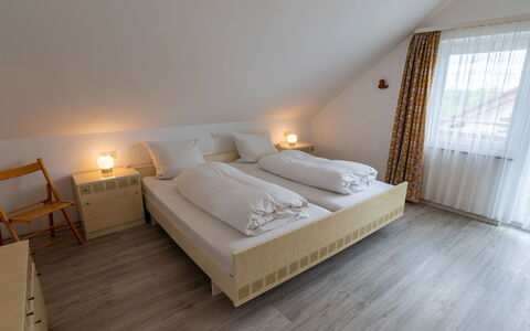 Hochfirst: Meubles, Confort, Bâtiment, Bois, Éclairage, Cadre De Lit, Sol, Sol, Dur, Lit