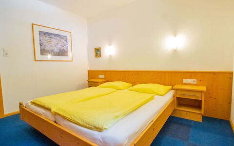 Längenfeld 165: Chambre, Lit, Cadre De Lit, Drap De Lit, Literie, Dur, Hôtel, Matelas, Tache De Bois, Matelas
