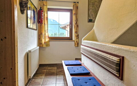 Längenfeld 165: Plafond, Pièce, Tache De Bois, Dur, Vernis, Hôtel, Contre-Plaqué, Cadre