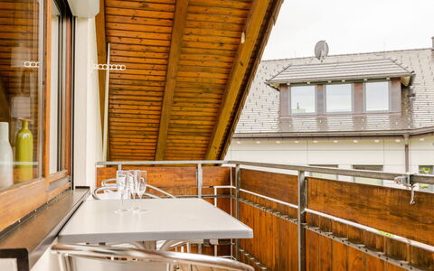 Quelle: Fenêtre, Bâtiment, Bois, Sol, Sol, Tache De Bois, Dur, Ombre, Faisceau, Façade