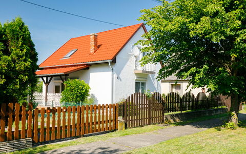 Pergola: Ciel, Plante, Propriété, Clôture, Arbre, Bâtiment, Végétation, Lot Terre, Chalet, Paysage Naturel