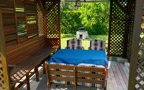 Pergola: Bois, Ombre, Design Intérieur, Loisir, Immobilier, Teintes Et Ombres, Arbre, Dur, Plante, Sol