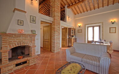 San Donnino 6: Pièce, Propriété, Foyer, Bâtiment, Cheminée, Maison, Meubles, Design Intérieur, Maconnerie Four, Salon