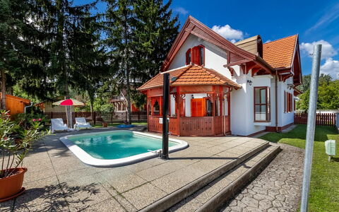 Ruby 1: Ciel, Plante, Bâtiment, Nuage, L'Eau, Arbre, Piscine, Maison, Ombre, Bois