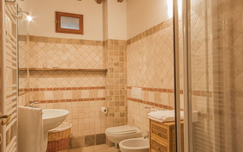 Barberino del Mugello 900: Salle De Bains, Propriété, Pièce, Design Intérieur, Bâtiment, Immobilier, Tuile, Maison, Luminaire Plomberie, Architecture