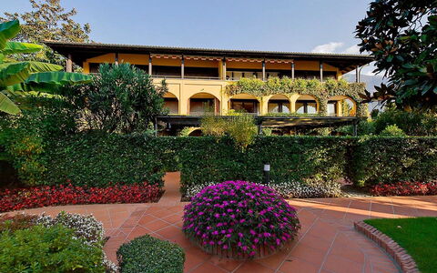 Giardino: Propriété, Bâtiment, Jardin, Immobilier, Botanique, Maison, Architecture, Hacienda, Domicile, Biens