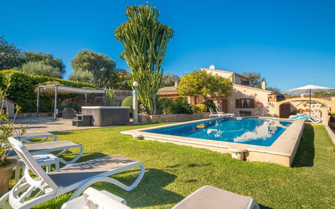 Ca Na Guerrera: Piscine, Zone Résidentielle, Recours, Biens, Hacienda, Villa, Eco Hôtel, Aménagement Paysager, Parapluie, Mobilier De Jardin