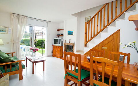 Montalt Vi: Pièce, Meubles, Propriété, Bâtiment, Design Intérieur, Maison, Sol, Table, Salle À Manger, Immobilier
